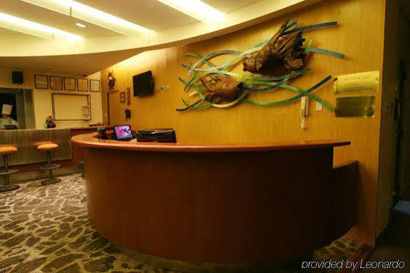 Crown Regency Courtyard Resort Balabag  Екстериор снимка