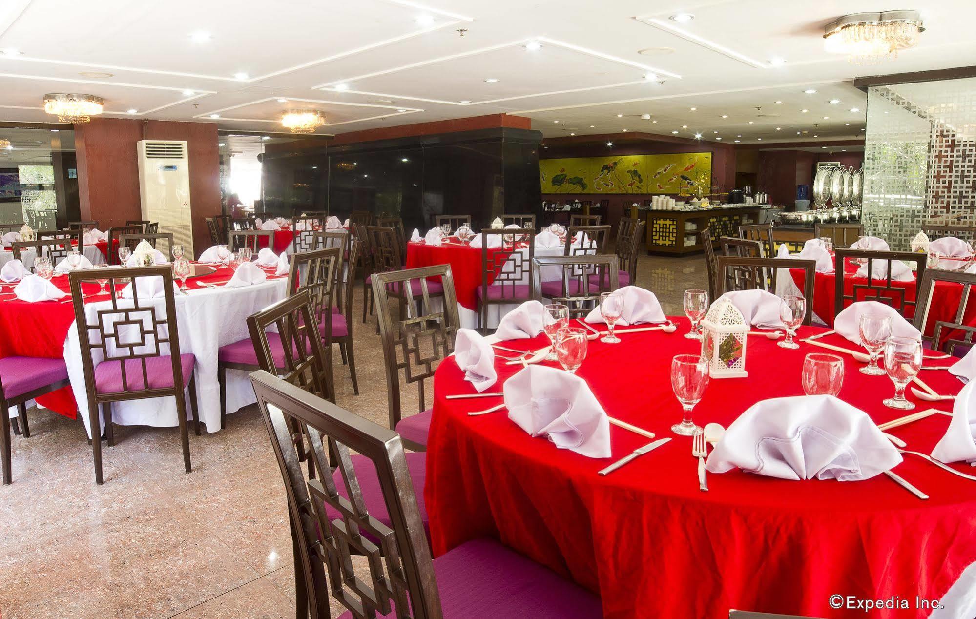 Crown Regency Courtyard Resort Balabag  Екстериор снимка
